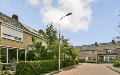 Tussenwoning te huur: Jan van Bergenstraat 54, Slotherenbuurt Heemskerk