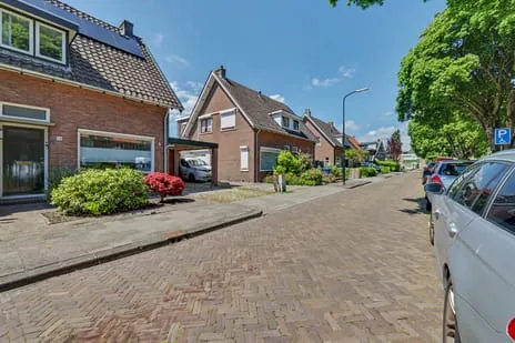 Twee-onder-één-kap te koop: Jan van Goyenlaan 10, Orden Apeldoorn