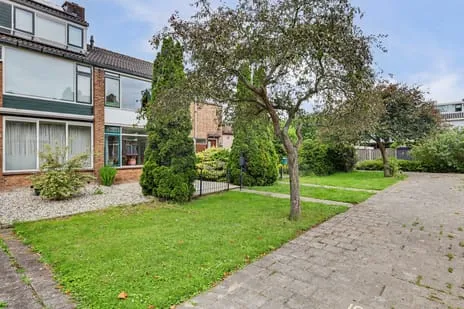 Terraced house for sale: Jan van Goyenpad 9, Schiekamp-Noord Spijkenisse