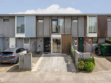 Tussenwoning te koop: Jan van Goyenstraat 20, Tussen de Vaarten N.- Oost Almere