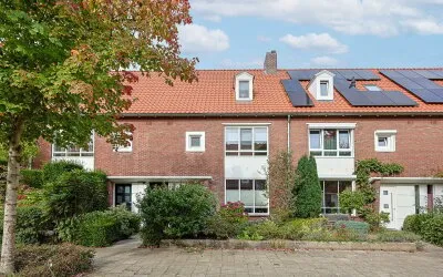 Tussenwoning te koop: Jan van Heelustraat 52, Schrijversbuurt Eindhoven