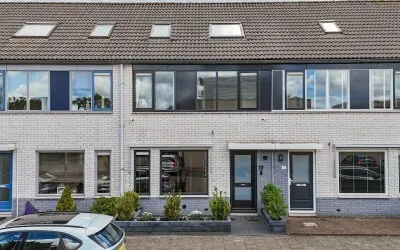 Tussenwoning te koop: Jan van Henegouwenstraat 12, Gouwsluis Alphen Aan Den Rijn
