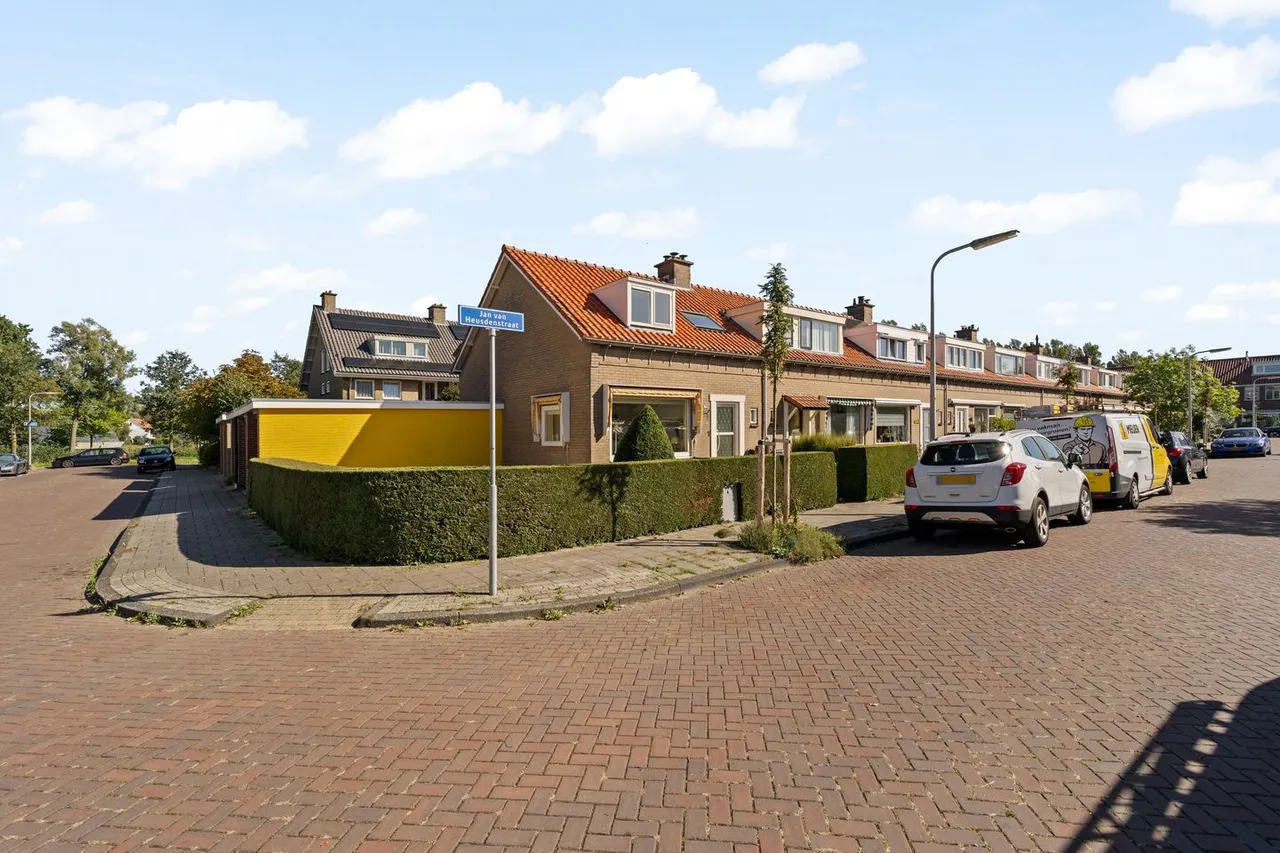 Tussenwoning te koop: Jan van Heusdenstraat 1, Noordwijk (Zh)