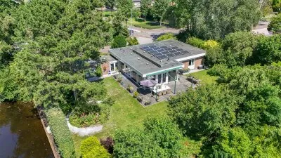 Vrijstaande woning te koop: Jan van Hooflaan 1, Voorschoten