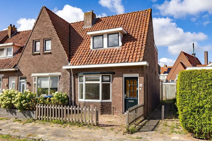Corner house for sale: Jan van Nassaustraat 46, Sperkhem en industrieterrein Houkesloot Sneek