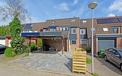 Tussenwoning te koop: Jan van Riebeecklaan 10, Windrooskwartier en Heesterbuurt Gouda