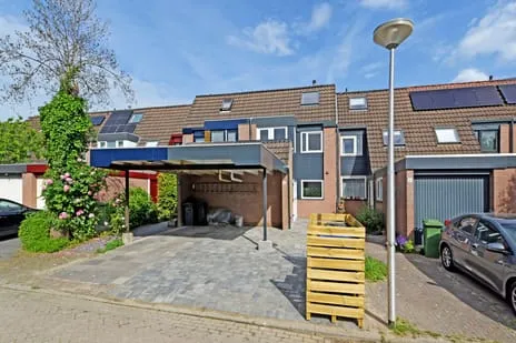 Tussenwoning te koop: Jan van Riebeecklaan 10, Windrooskwartier en Heesterbuurt Gouda