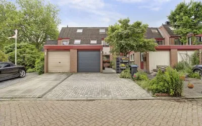 Tussenwoning te koop: Jan van Riebeecklaan 5, Windrooskwartier en Heesterbuurt Gouda