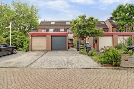 Terraced house for sale: Jan van Riebeecklaan 5, Windrooskwartier en Heesterbuurt Gouda