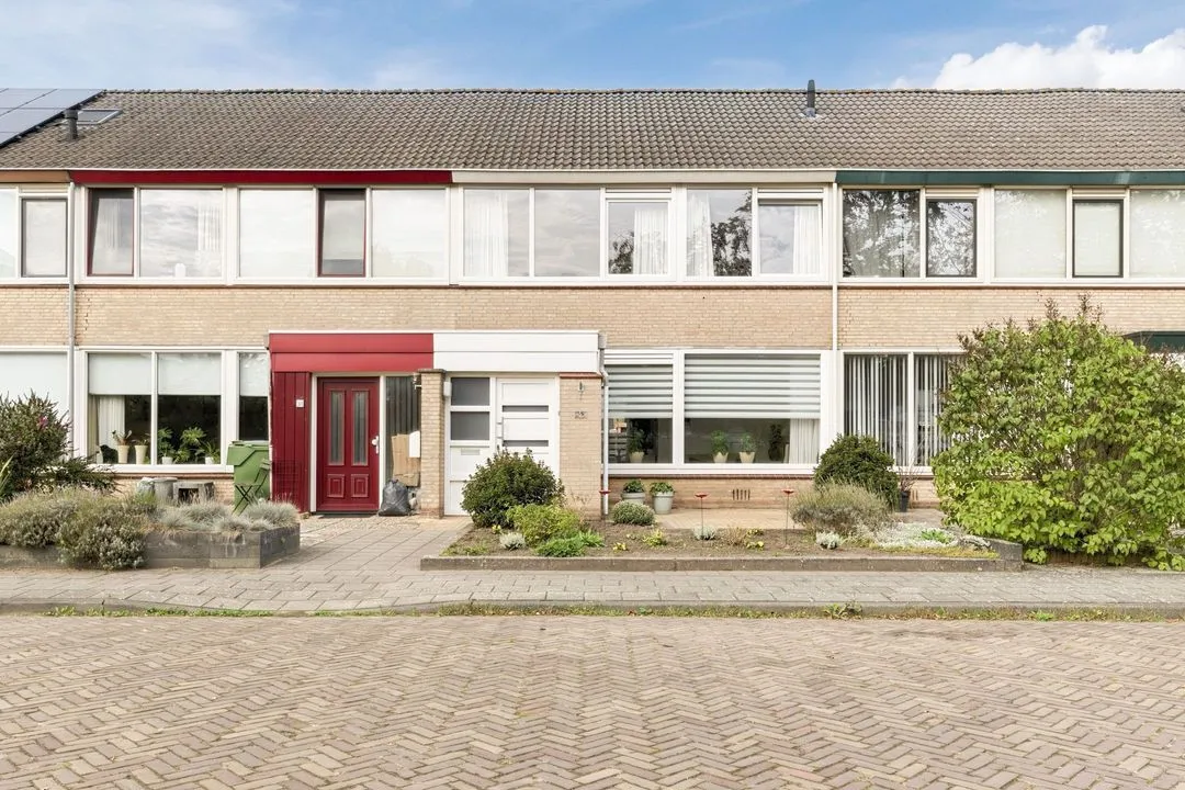 Tussenwoning te koop: Jan Vermeerstraat 35, Meppel