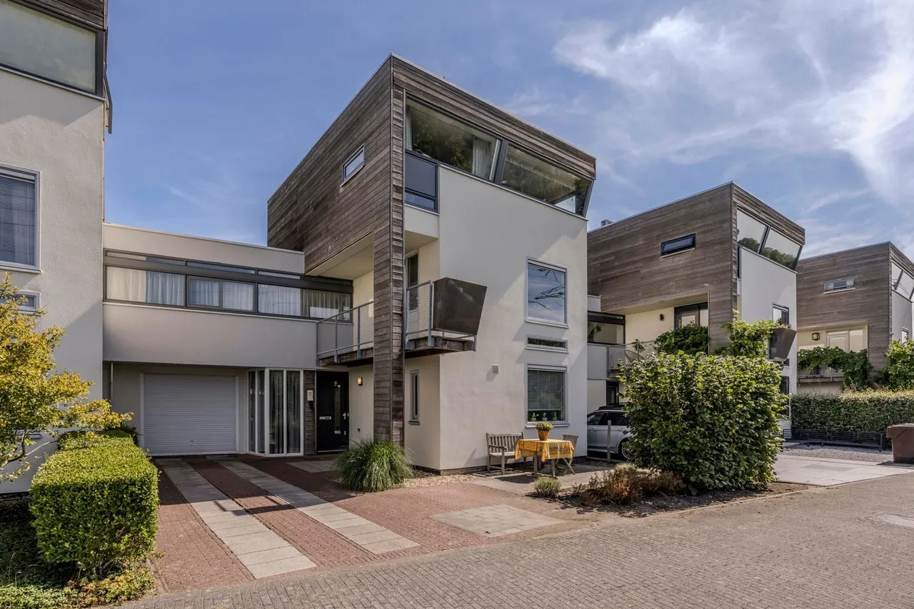 Tussenwoning te koop: Jan Wilspark 27, Oegstgeest