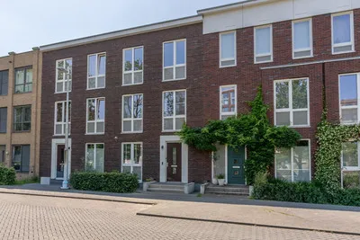 Tussenwoning te koop: Jan Wolkerssingel 143, Grauwaart Utrecht