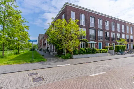 Tussenwoning te koop: Jan Wolkerssingel 723, Grauwaart Utrecht