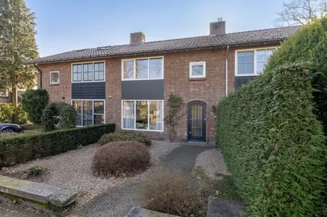 Tussenwoning te koop: Jan Hamdorfflaan 16, Zevenend Laren (Nh)