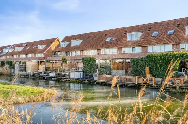 Tussenwoning te koop: Jan Sluijtersstraat 45, Nesselande Rotterdam