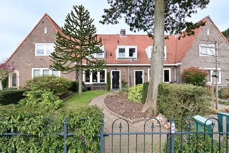 Tussenwoning te koop: Jan Steenlaan 5, Schilderskwartier Hilversum