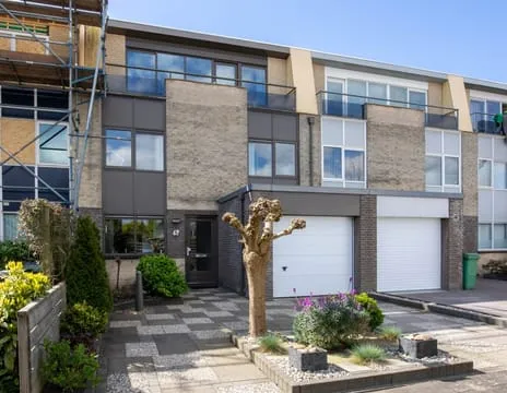 Tussenwoning te koop: Jan Teulingslaan 69, Theaterbuurt Amstelveen