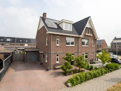 Twee-onder-één-kap te koop: Jan Tinbergensingel 27, Wilderszijde Bergschenhoek