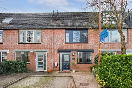 Tussenwoning te koop: Jan van der Benstraat 121, Muggenburg Schagen