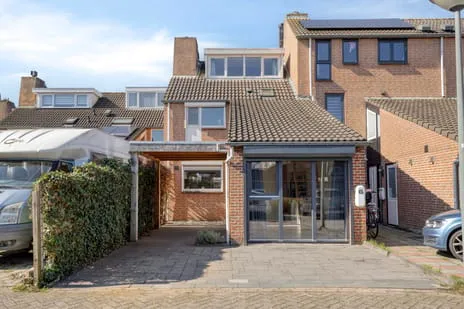 Tussenwoning te koop: Jan van Eijckhof 8, Schildersbuurt Oosterhout (Nb)