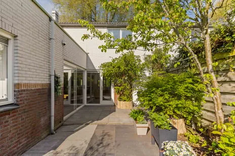 Tussenwoning te koop: Jan van Mierlolaan 16, Heldenbuurt Amstelveen