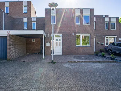 Tussenwoning te koop: Jan van Vlissingenhof 34, Rijpelberg-Oost Helmond