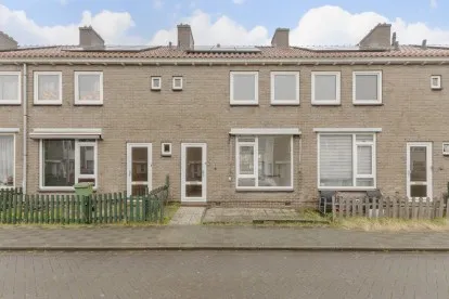 Tussenwoning te koop: Jan Walichszstraat 18, Rosmolenbuurt Oost Zaandam