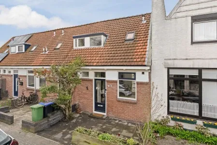 Tussenwoning te koop: Jan Windhouwerstraat 25, Zaandam