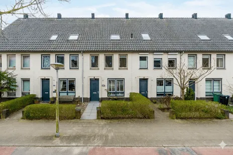 Tussenwoning te koop: Jane Addamslaan 85, Kastelenbuurt Amstelveen