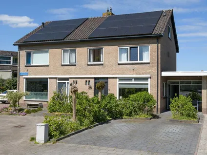 Tussenwoning te koop: Jansoniusstraat 60, De Singels west Drachten