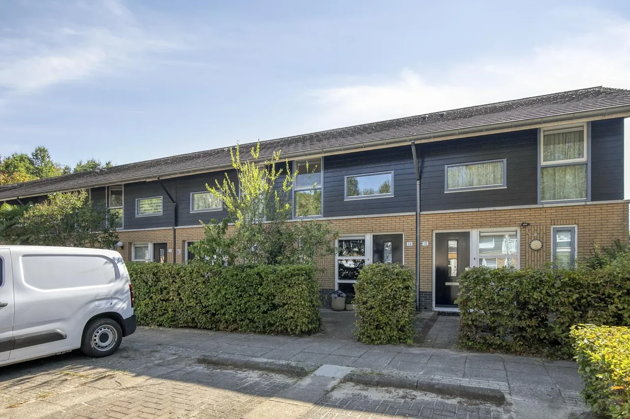 Tussenwoning te koop: Januaristraat 13, Almere