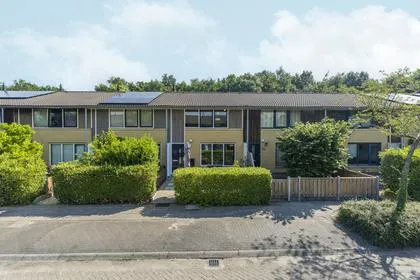 Terraced house for sale: Januaristraat 48, Seizoenenbuurt Oost Almere