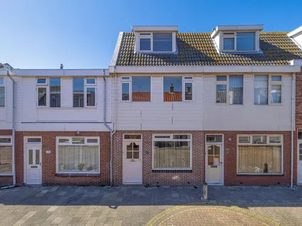Tussenwoning te koop: Janzenstraat 28, Sluisdijk Den Helder