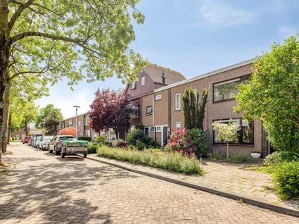 Tussenwoning te koop: Jasmijnstraat 11, Braken-West Drunen