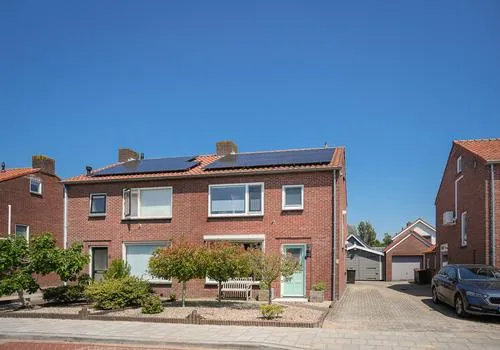 Semi-detached for sale: Jasmijnstraat 15, Kern Beneden-Leeuwen Beneden-Leeuwen