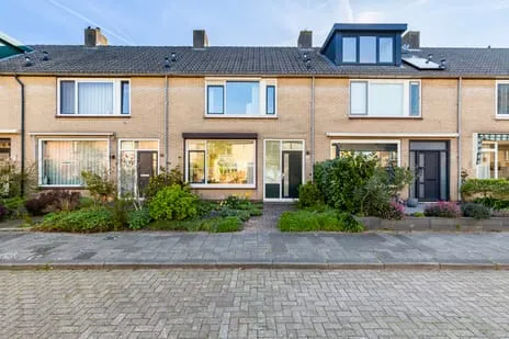 Tussenwoning te koop: Jasmijnstraat 17, Dubbeldam-Noord Dordrecht
