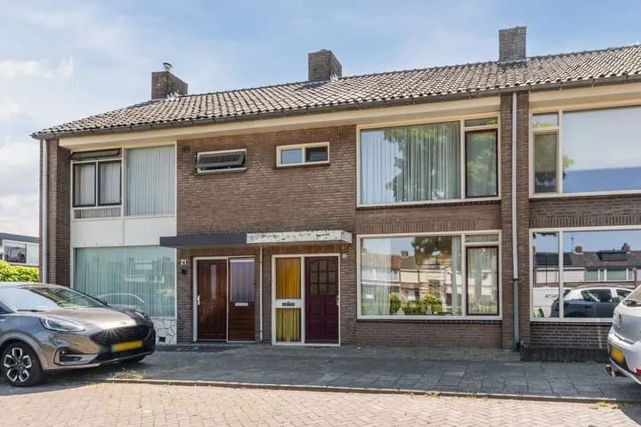 Tussenwoning te koop: Jasmijnstraat 23, Tuinzigt Breda