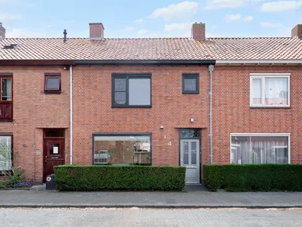 Tussenwoning te koop: Jasmijnstraat 4, Kleine Geest en Molenwijk Monster