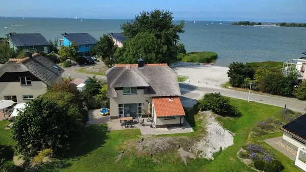 Vrijstaande woning te koop: Javaruggen 19, Idsegahuizum Makkum