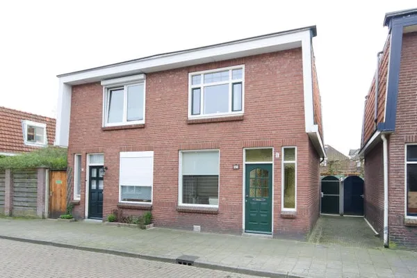 Twee-onder-één-kap te huur: Javastraat 27, Weidedorp Hengelo