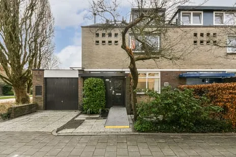 Hoekwoning te koop: Jeanne d'Arclaan 3, Heldenbuurt Amstelveen