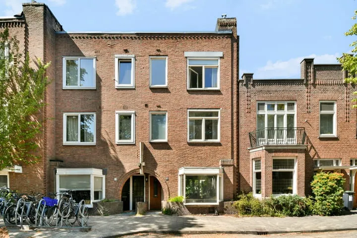 Tussenwoning te koop: Jennerstraat 10, Amsterdam