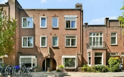 Terraced house for sale: Jennerstraat 10, Tuindorp Frankendael Amsterdam