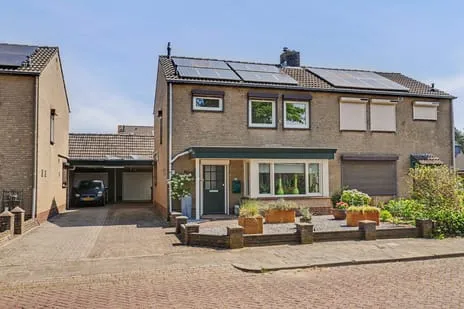 Twee-onder-één-kap te koop: Jeroen Boschstraat 21, Nieuw-Bergen Kern Bergen (Li)