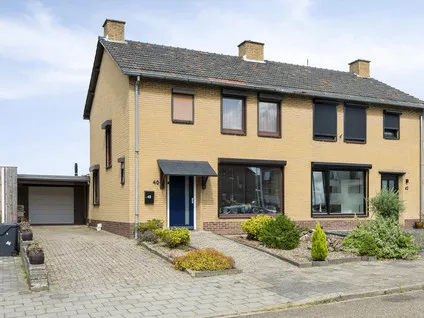 Twee-onder-één-kap te koop: Jeroen Boschstraat 40, Stadbroek Sittard