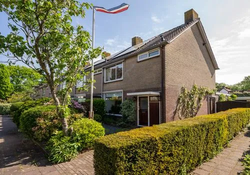 Hoekwoning te koop: Jhr. van Sypesteynlaan 41, Nieuw-Loosdrechtsedijk Loosdrecht