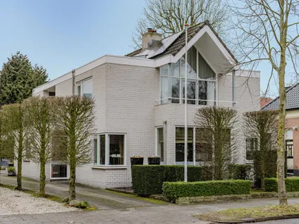Vrijstaande woning te koop: Jhr. Mr. G.W. Molleruslaan 7, Apeldoorn