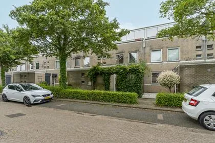 Tussenwoning te koop: Jimi Hendrixstraat 47, Muziekwijk N.-Zuidwest Almere