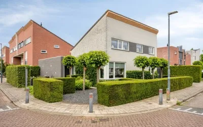 Tussenwoning te koop: Jo Calsstraat 82, Herten Herten