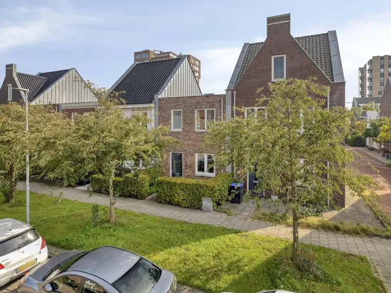 Tussenwoning te koop: Johan de Wittlaan 10E, Woerden